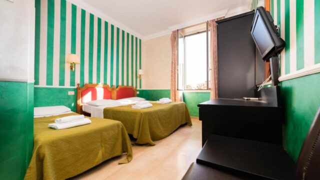Hotel center 3